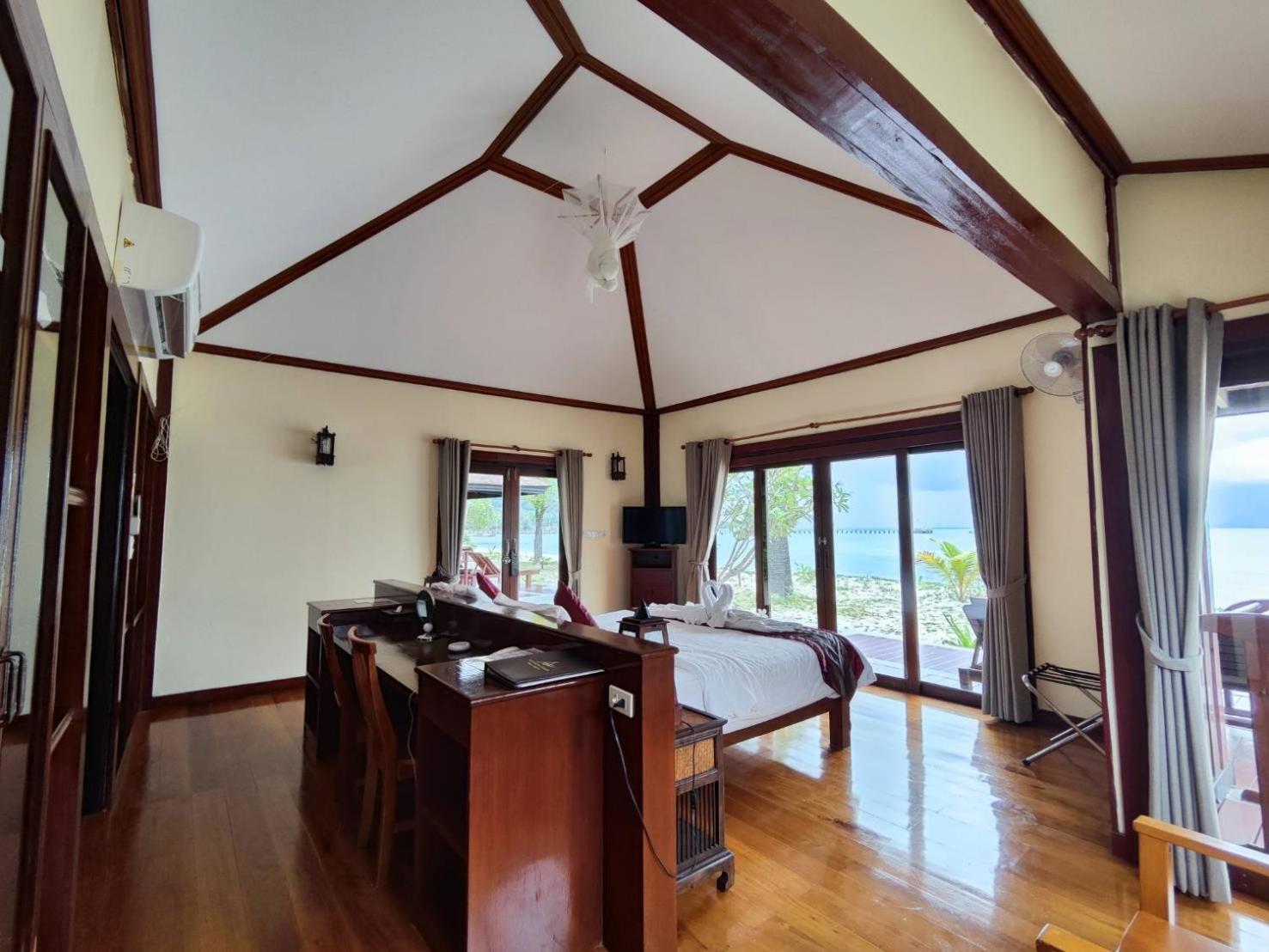 Koh Mook Sivalai Beach Resort Exterior photo