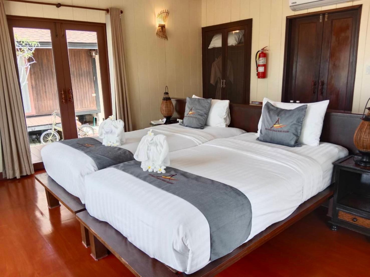 Koh Mook Sivalai Beach Resort Exterior photo